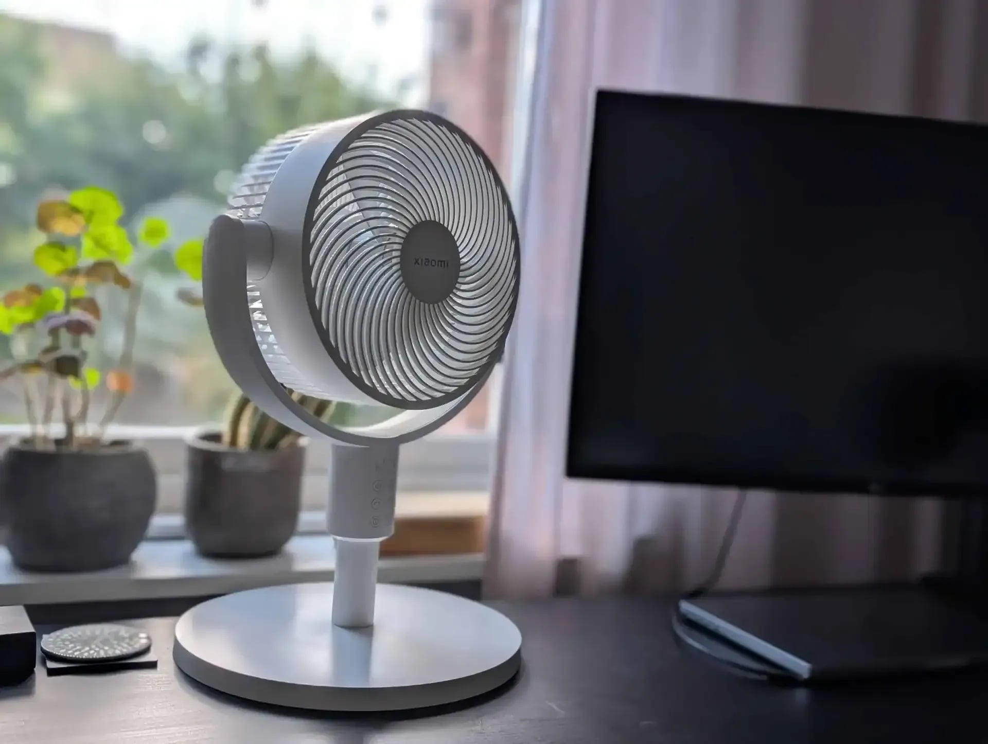 xiaomi-flakt-pa-skrivbord-600x452.webp