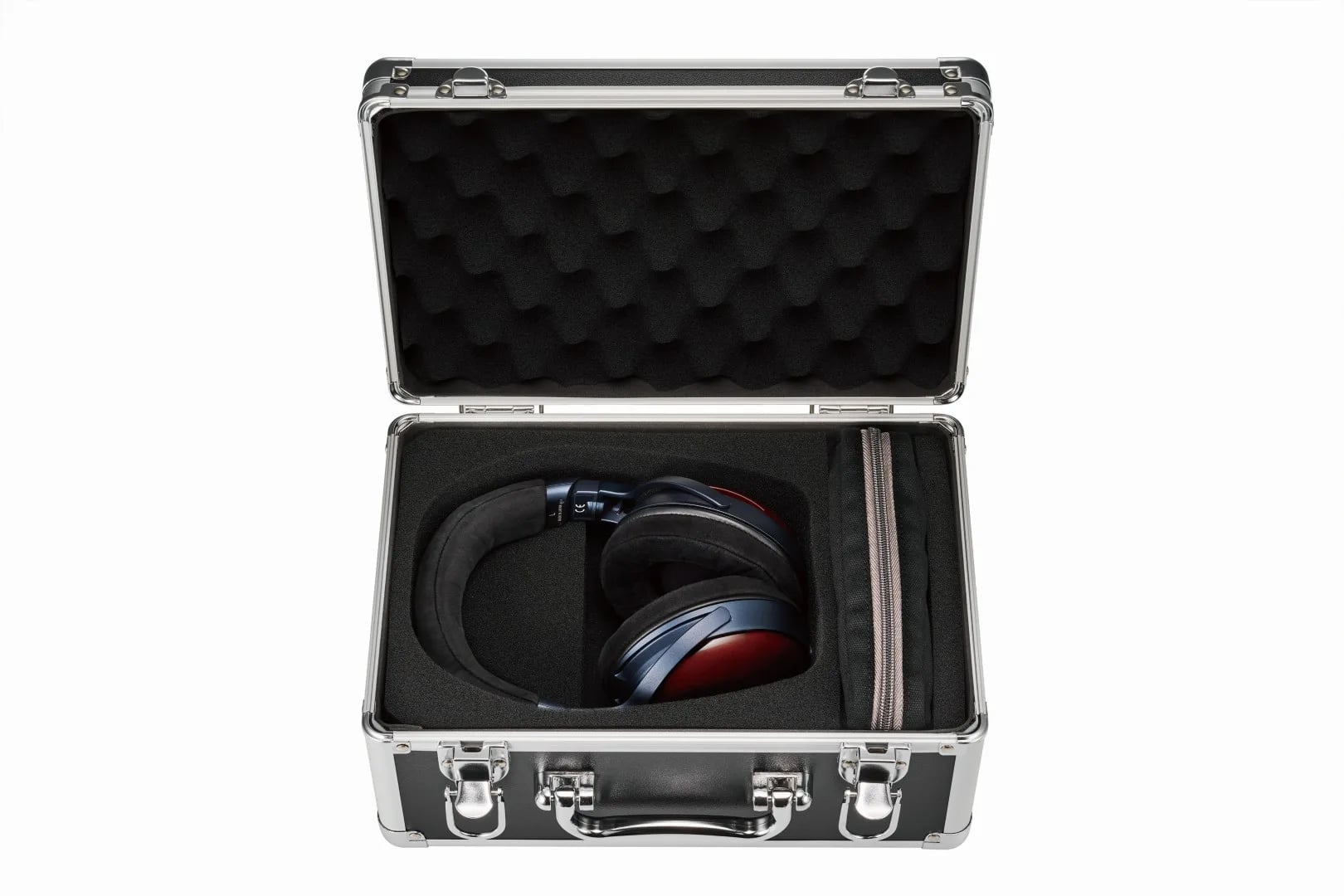 Audio-Technica presenterar ATH-AWX7000, det nya flaggskeppet bland hörlurar med sluten konstruktion