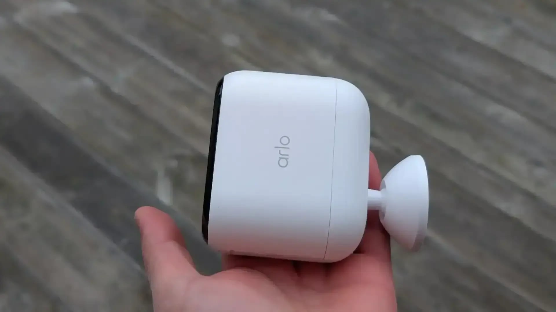 arlo-3-xl-essential-i-hand-edited-600x338.webp