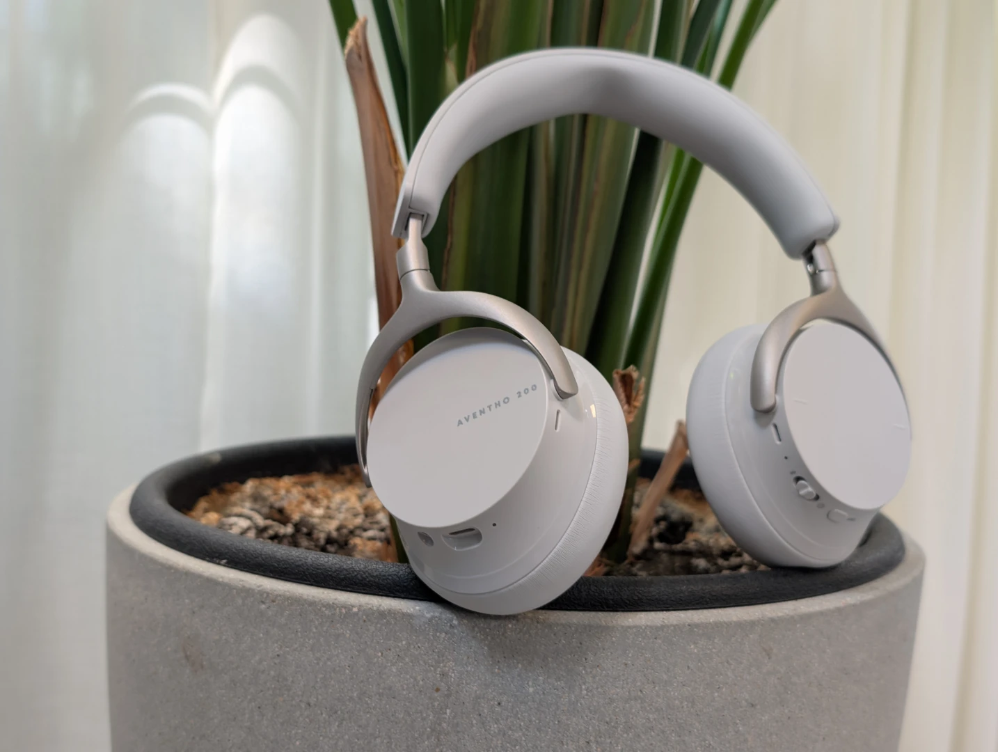 beyerdynamic aventho 200