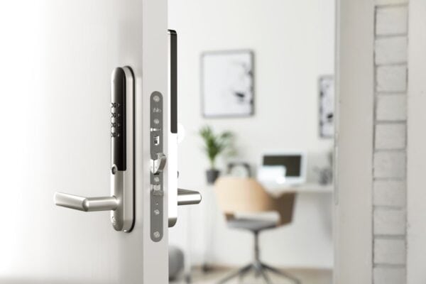 yale doorman l3s